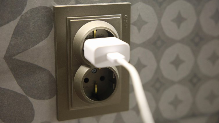 Над 80% от българите са с по-високи сметки за ток