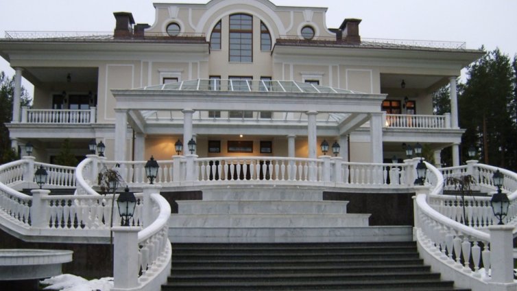 Лукс и ПВО: Поглед в резиденциите, където се смята, че живее Путин СНИМКИ