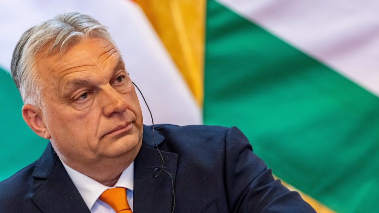 Орбан нарече 18-ия пакет санкции на ЕС срещу Русия "абсурдна политика"