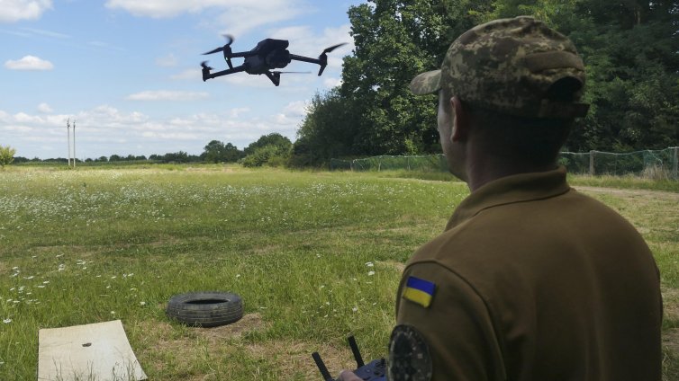 Руски летища ограничиха работата си заради украински дронове