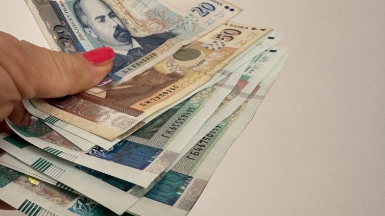 Изплащането на пенсиите започва днес