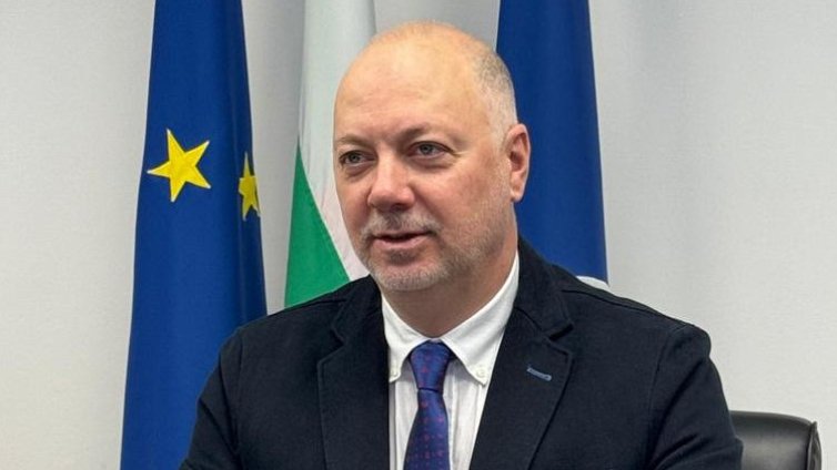 Желязков: Нека празничната светлина ни обедини около стремежа към мир и просперитет