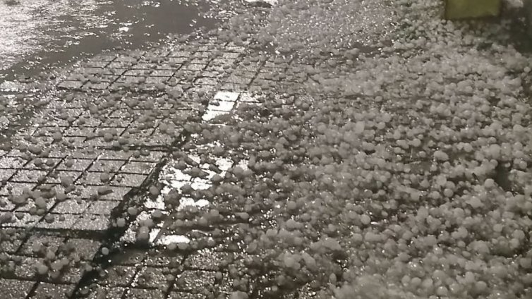 30 литра на квадратен метър се изляха в Петрич, градът се наводни ВИДЕО