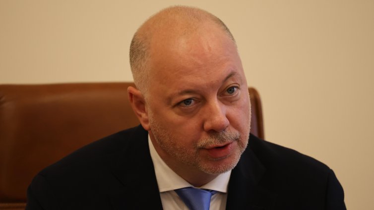 Росен Желязков е станал дядо на момиченце