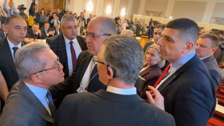 Скандал в Комисията по бюджета, Василев крещи: Кой разпореди това безобразие ВИДЕО