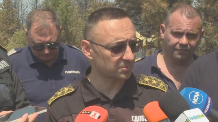 Джартов: Пожарът над село Илинденци все още не е овладян