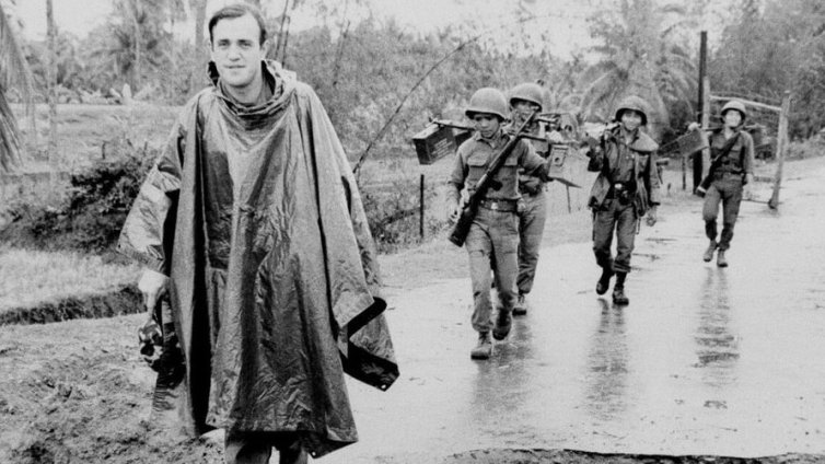 Почина военният кореспондент Питър Арнет, отразявал войните във Виетнам и Персийския залив