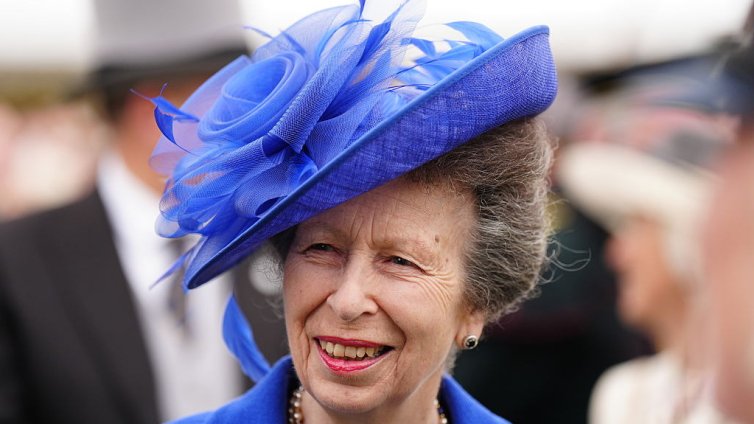 Принцеса Ан демонстрира нова визия за първи път от 50 години