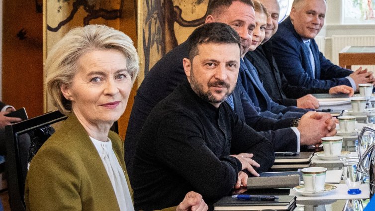 ЕК: Украйна трябва да съхрани независимостта на антикорупционните служби