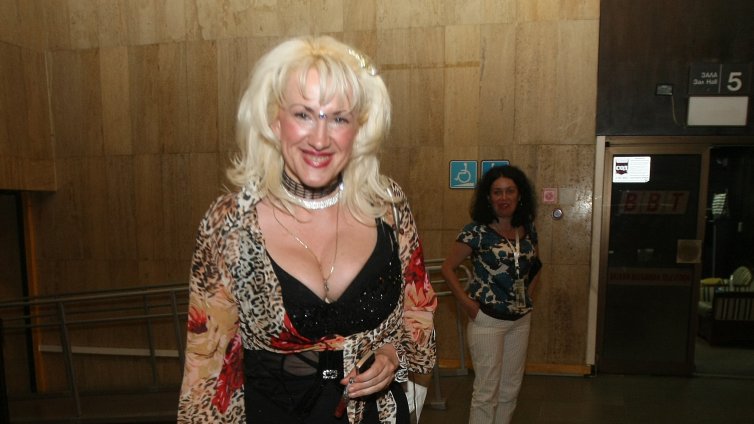 Сашка Васева с добри новини: Ще бъда жива, жива съм, здрава съм! 