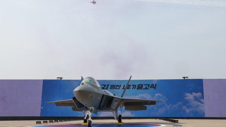 Южна Корея започна масово производство на изтребителя KF-21 Boramae