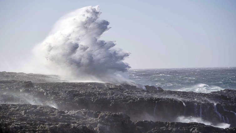 Бурята &ldquo;Нилс&rdquo; взе две жертви във Франция, остават предупрежденията за наводнения