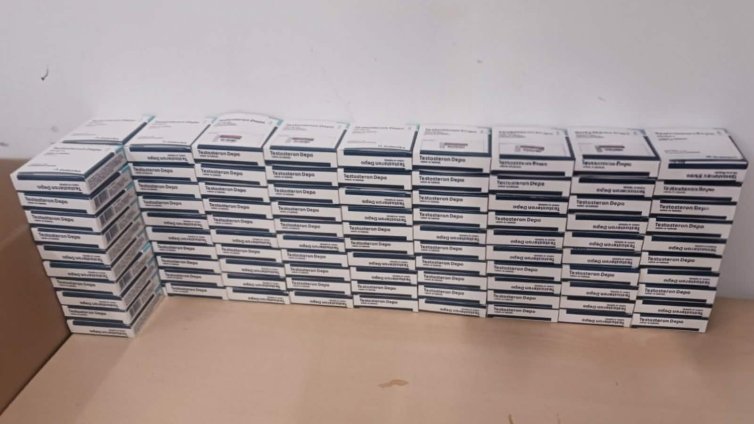 Митничари заловиха опасни анаболи, "маскирани" като хранителна добавка