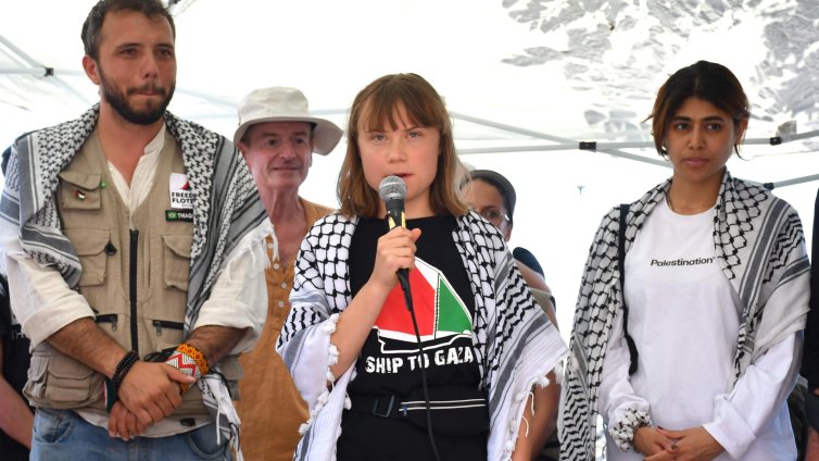 Активисти отплаваха към Ивицата Газа с Грета Тунберг на борда