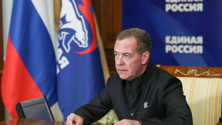 Медведев: На закона &bdquo;Греъм&ldquo; трябва да се отговори с езика на военното възпиране