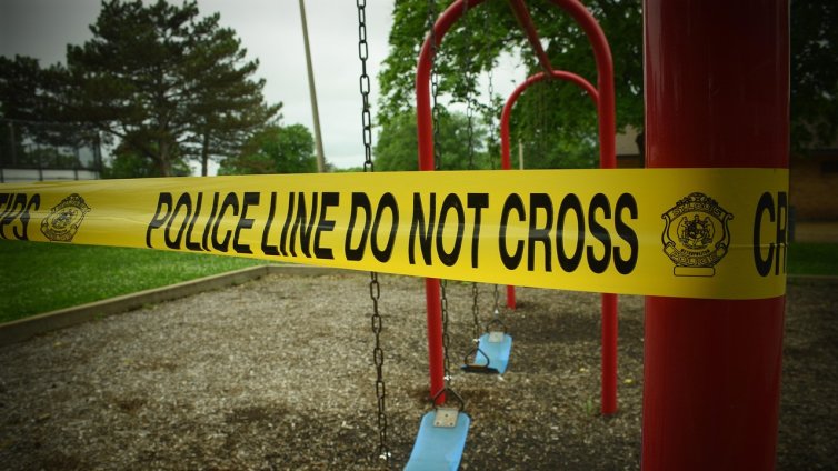 Петгодишно дете падна от блок в кв. Света Троица и почина 