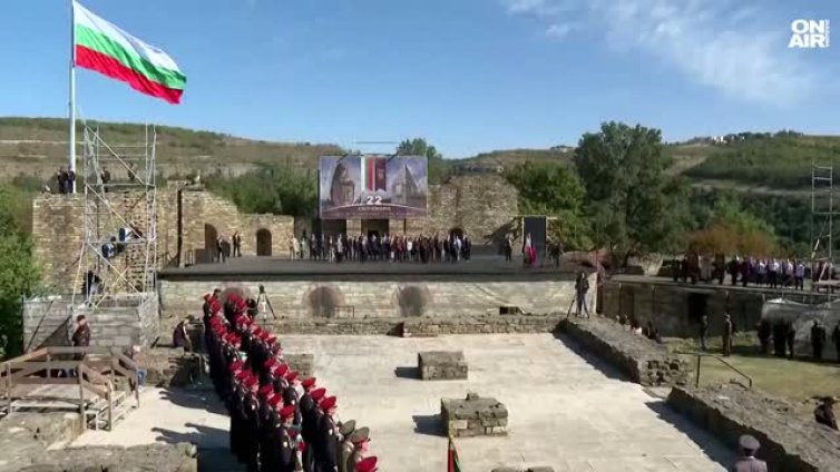 Старата столица Велико Търново помни историята и празнува