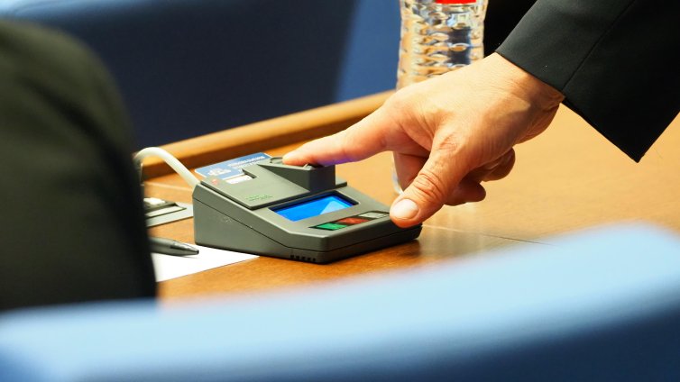 Парламентарната комисия по финанси прие Бюджет 2026