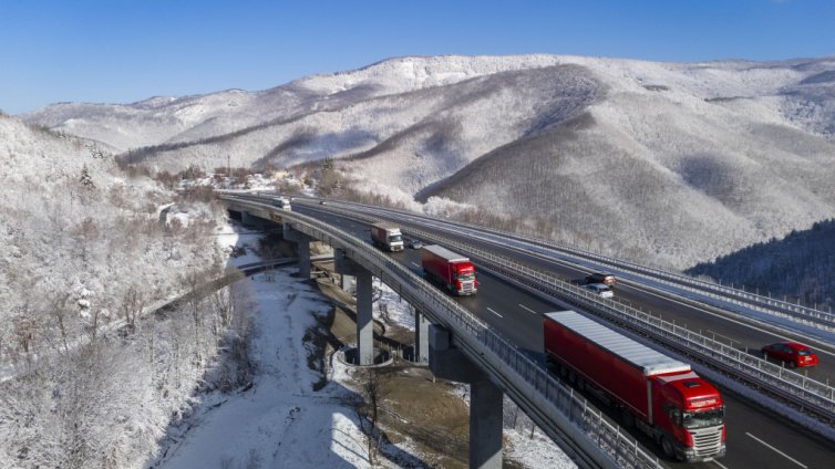 Възможно е пренасочване на камионите от "Хемус" по обходни маршрути в почивните дни