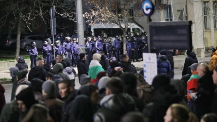 СДВР подготвя 19 КПП-та заради протеста 