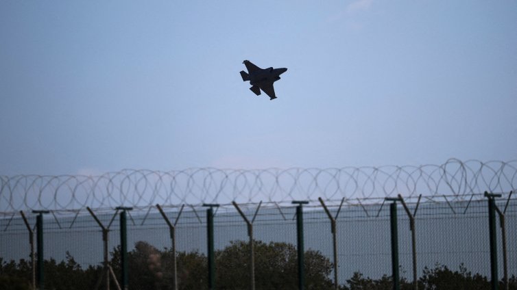 Два дрона са били неутрализирани в небето над Кипър 