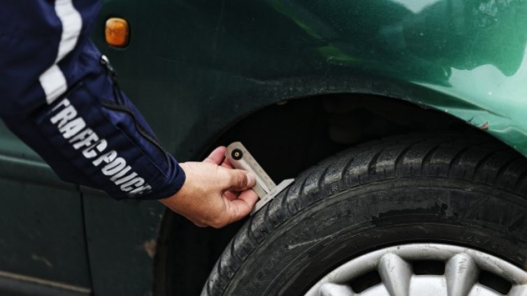 Акция "Зима" 2: Караш с над 50 км/ч извън населено място - глоба от 600 лева и без книжка