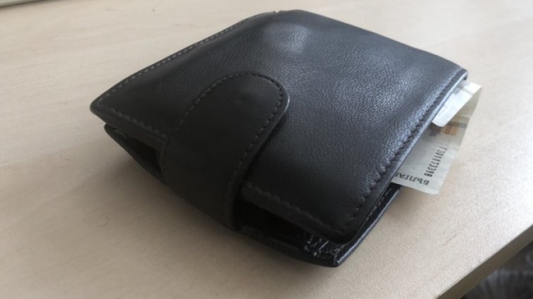 Сблъсък: Къде заплатите са по-високи - в държавния или частния сектор?