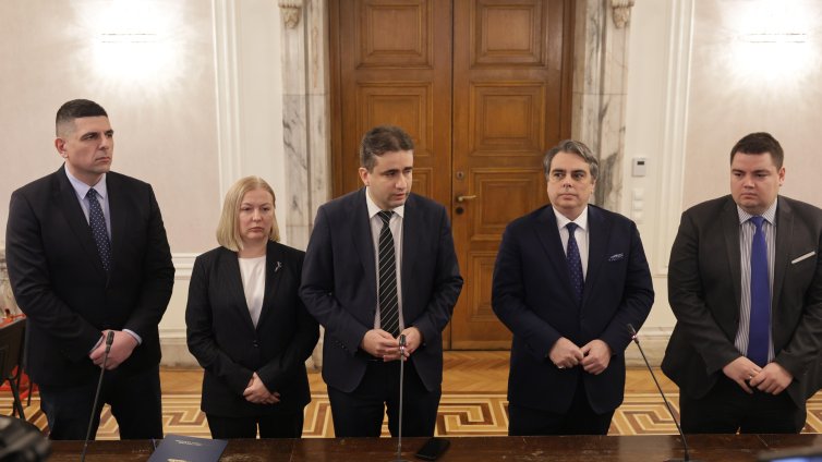 ПП-ДБ готвят протести, управляващите правели атентат срещу изборния процес