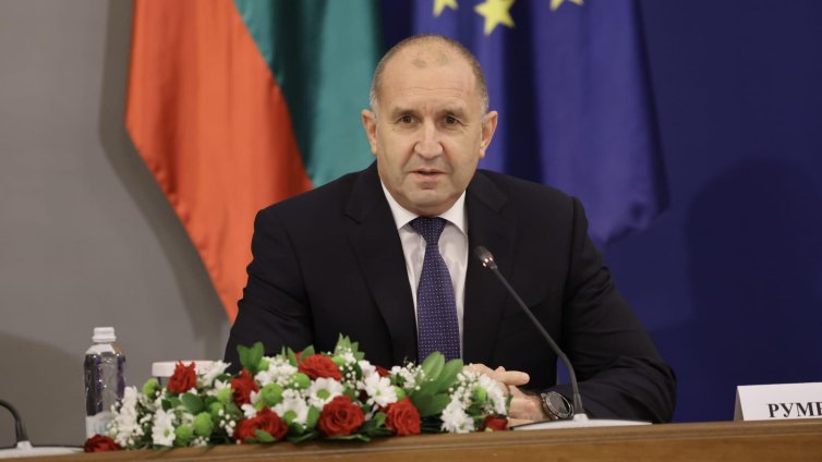 Радев: Военните самолети на САЩ напуснаха София, минимизирахме риска от потенциални атаки 