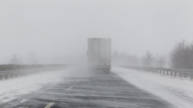Зимата се развилня в Хърватия: Червен код, обилен сняг и силни ветрове