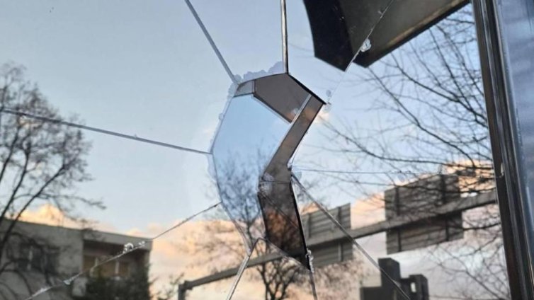 Извършено е нападение над българското посолство в Скопие, България остро осъжда този акт