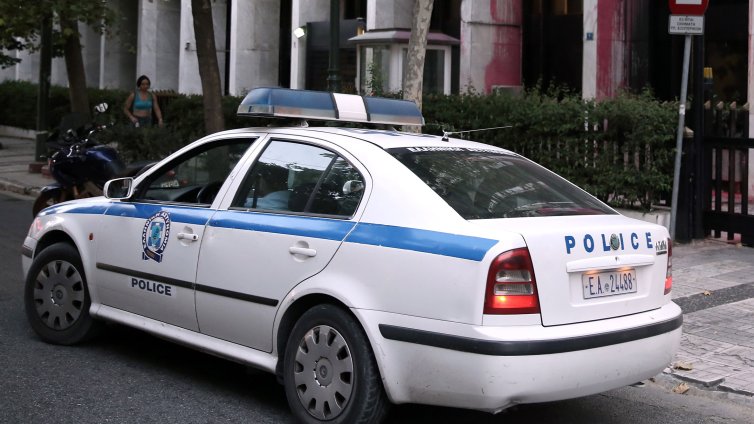 Гърция разполага постоянно полицейско присъствие в ромските квартали