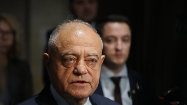 Атанасов: Това арогантно поведение управляващите ще изкара още повече хора на площада 
