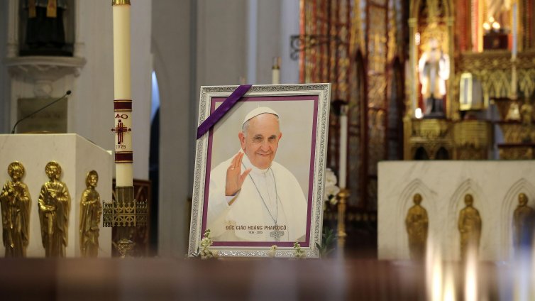 Тръмп и Зеленски ще седят разделени на погребението на папата