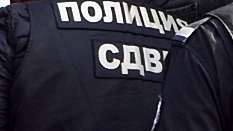 Столичният &bdquo;Христо Ботев&ldquo; осъмна под полицейска блокада, има арестувани