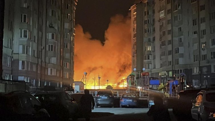 Мощна въздушна атака на Киев часове след изтичането на примирието