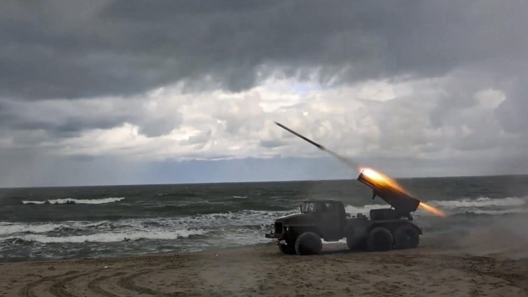 Русия изстреля ракета "Циркон" по време на военно учение