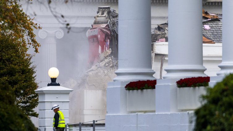 Разрушаването на Белия дом от Тръмп предизвика хор от отвращение