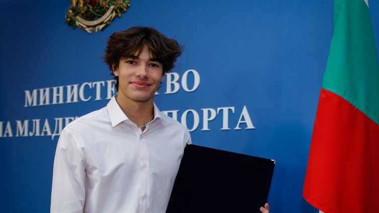 Никола Цолов стана вицешампион във Формула 3