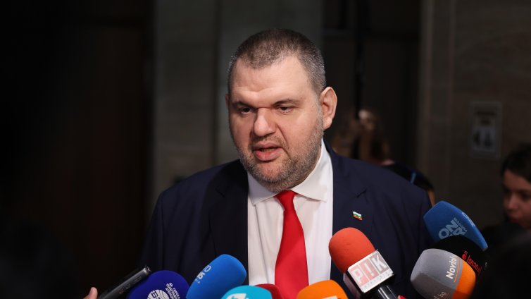 Пеевски: ПП-ДБ са като малки деца на Борисов, той ги спасява 
