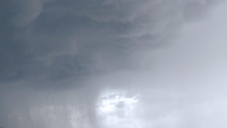 Пороен дъжд наводни къщи и дворове в област Монтана