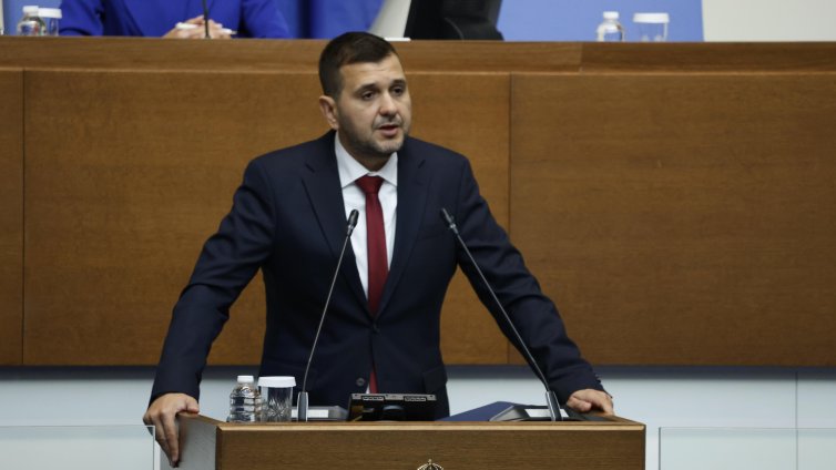 Йордан Иванов президентските избори: Битката се очертава да е между минало и бъдеще