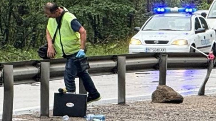 Тежка катастрофа затвори Прохода на Републиката, двама са загинали