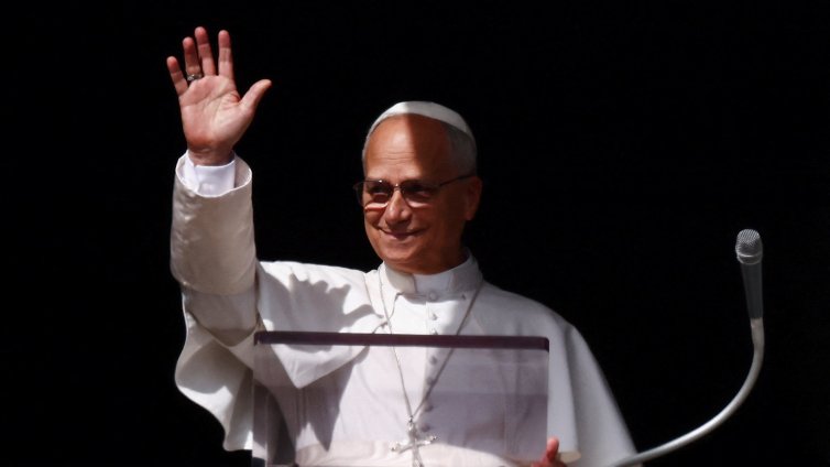 Папата се помоли на мястото на експлозията в пристанището на Бейрут 