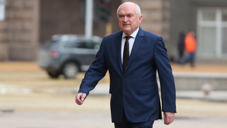 Трето "да" за служебен премиер: Главчев даде съгласие на Йотова  