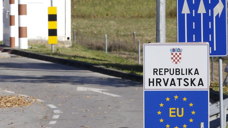 Българин опитал да внесе контрабандно в Хърватия парфюми за 1,4 млн. евро