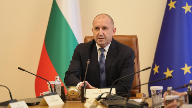 Румен Радев: 9 май е преди всичко ден на преклонение пред паметта на българските воини