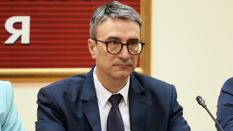 Трайков поряза ресторантьорите, не се обсъжда намаляване на ДДС