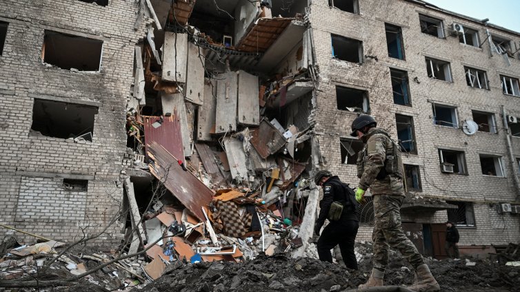 Новите военни мошеници на Русия - „Черните вдовици“, които мамят войници за брак