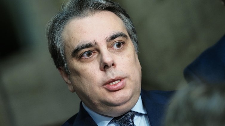Асен Василев за мандата за АПС: Ясен удар по Пеевски 